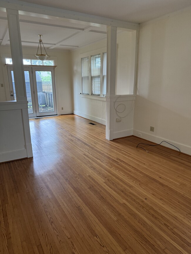 Dining Room - 824 N Cooper St