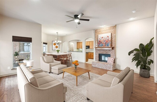 Photo - 7586 St Stephen's Square House