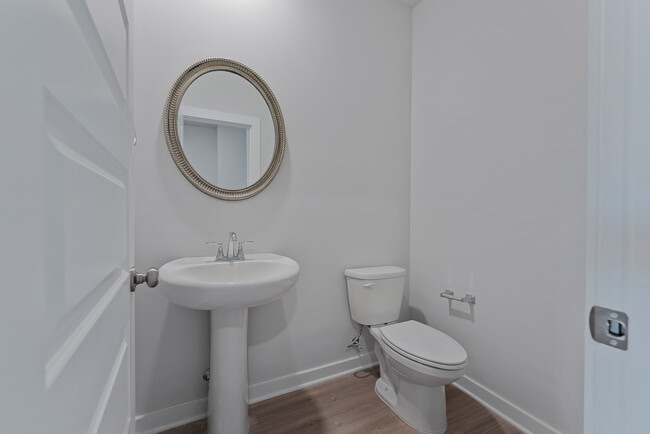 Foto del edificio - 7205 Chatfield Way