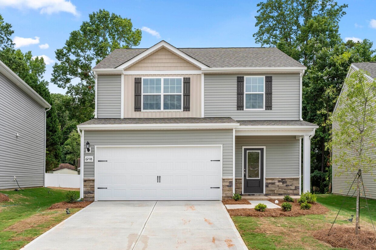 Foto principal - Brand New 4BR home in Great location!