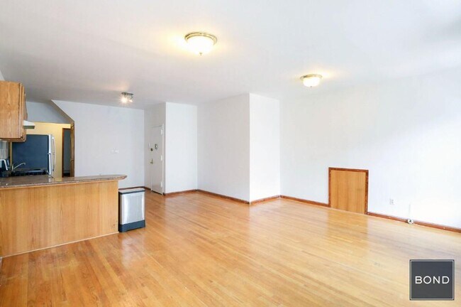 Foto del edificio - 797 Sixth Avenue