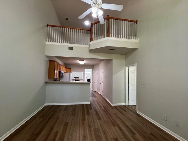 Foto del edificio - 2704 Pierce Brennen Ct NE