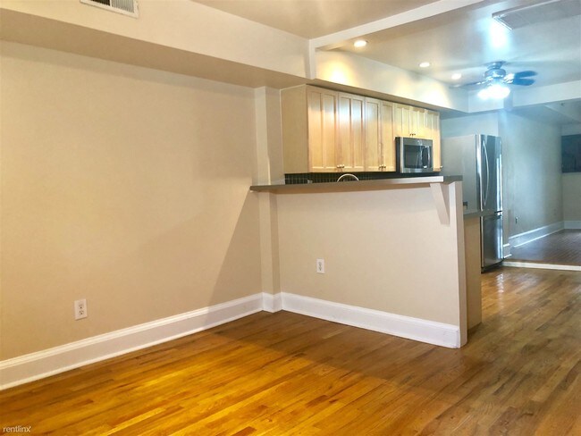 Building Photo - 2 br, 1.5 bath House - 913 S Linwood Ave