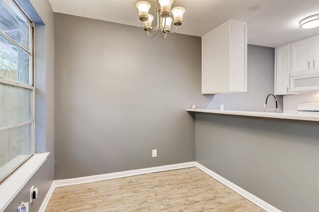 Building Photo - 3007 Matador Dr