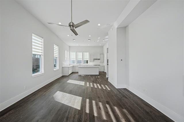 Foto del edificio - 381 E Greenbriar Ln