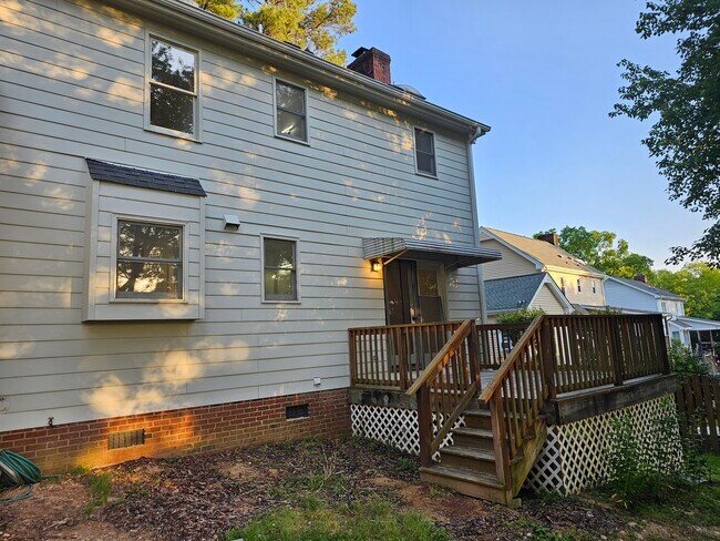 Building Photo - 623 Elmwood Ct