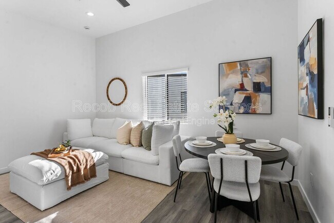 Foto del edificio - 8353 Ivory Coast Dr