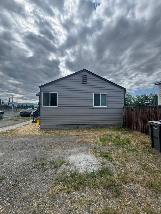 Foto del edificio - PET FRIENDLY FULLY FENCED