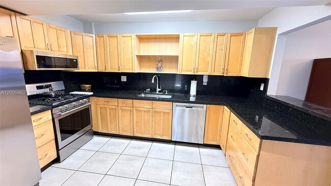 Building Photo - 6621 SW 116th Pl