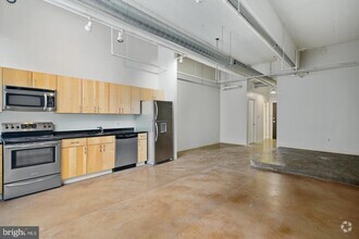 Building Photo - 412-26 S 13th St
