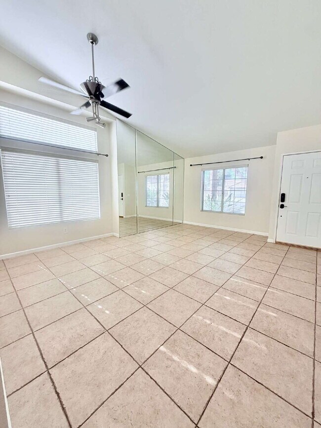 Building Photo - 3-Bedroom Home, Large backyard Move-in by Aug 1st for $500 Discount!