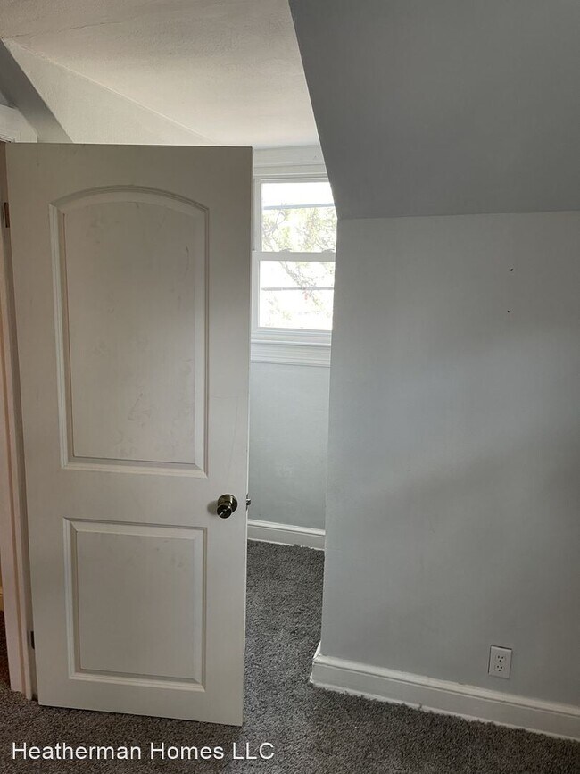 Building Photo - 4 br, 2 bath House - 8 Ansell Avenue