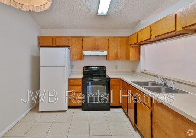 Building Photo - 2284 Destine Ln