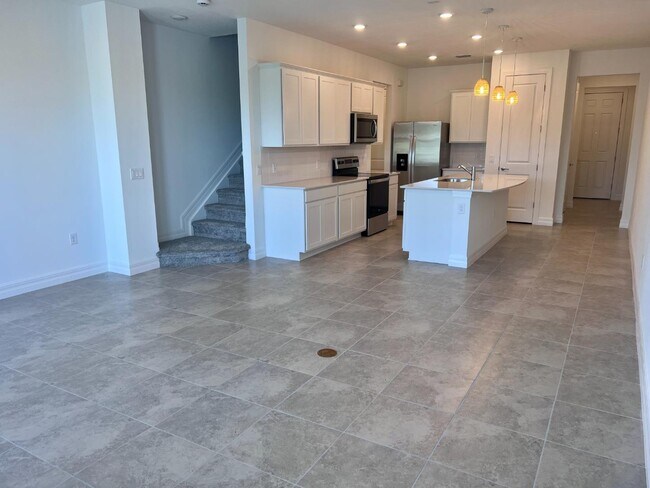 Building Photo - 6040 Praza Ln