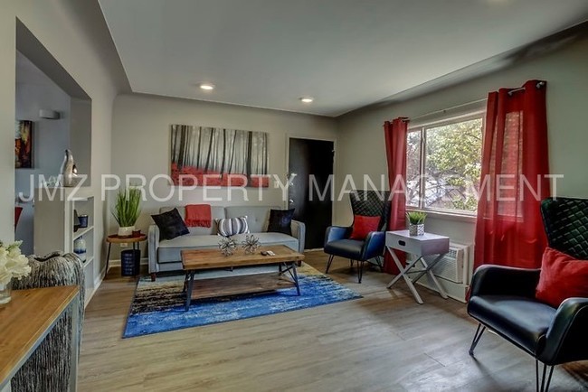 Foto del edificio - 649 W Maple Rd