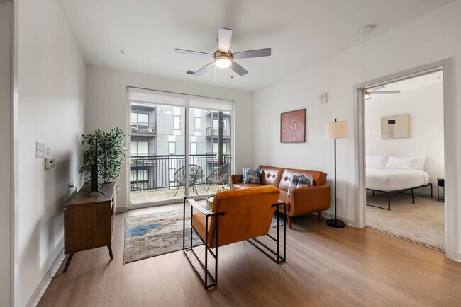 Foto del edificio - 633 E Main St