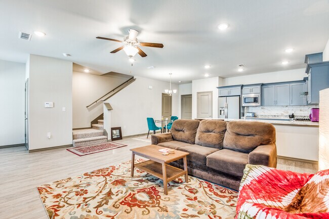 Building Photo - 8706 Tudor Pl