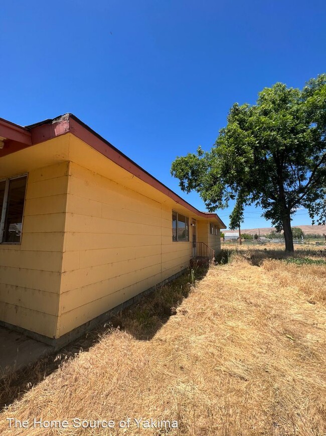 Building Photo - 3 br, 1 bath House - 1640 N Camas Road