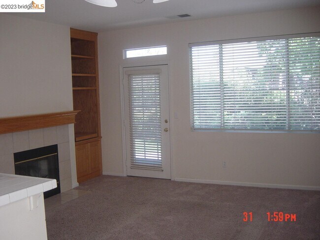 Building Photo - 538 Apple Hill Dr