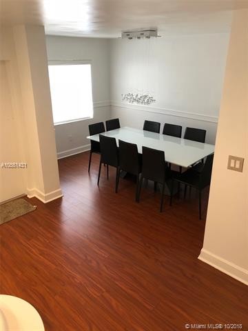 Foto del edificio - 2560 NE 190th St