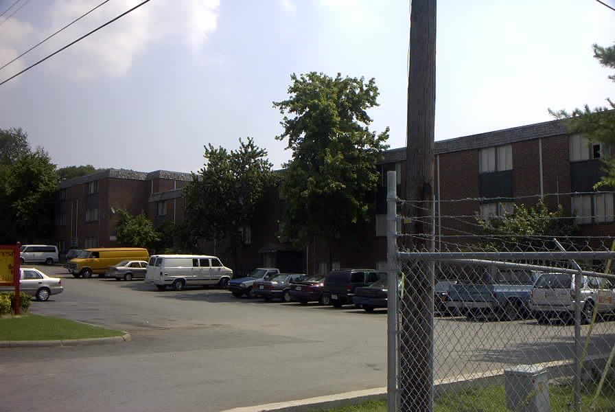 Building Photo - Maple Crest Apartments