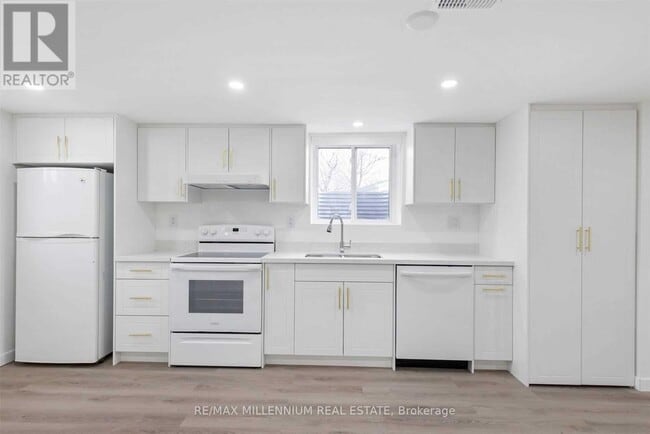 Building Photo - 147 Burkholder St