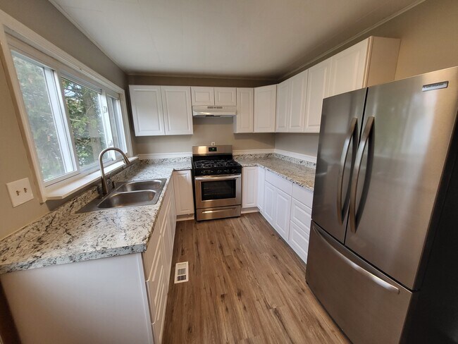 Foto del edificio - 100 Cheerwood Dr
