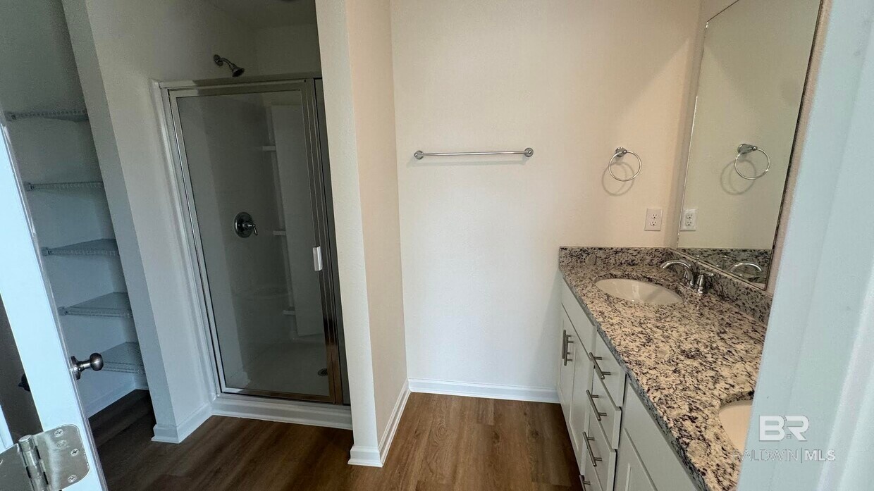 Building Photo - 4144 Blue Water Dr