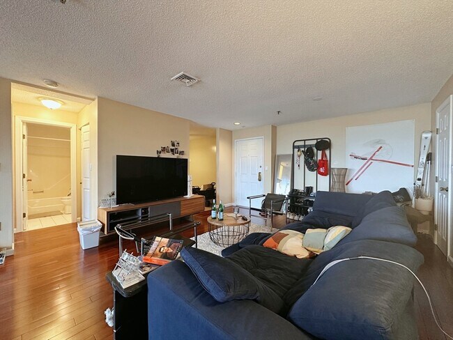 Foto del edificio - 3920 Mystic Valley Pkwy