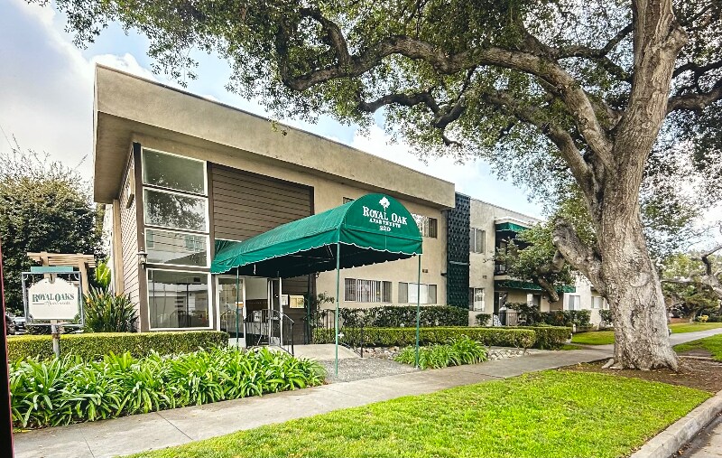 Foto principal - 220 E Live Oak St