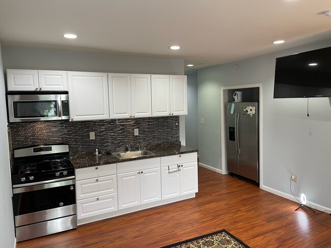 Foto del edificio - 1615 Isherwood St NE