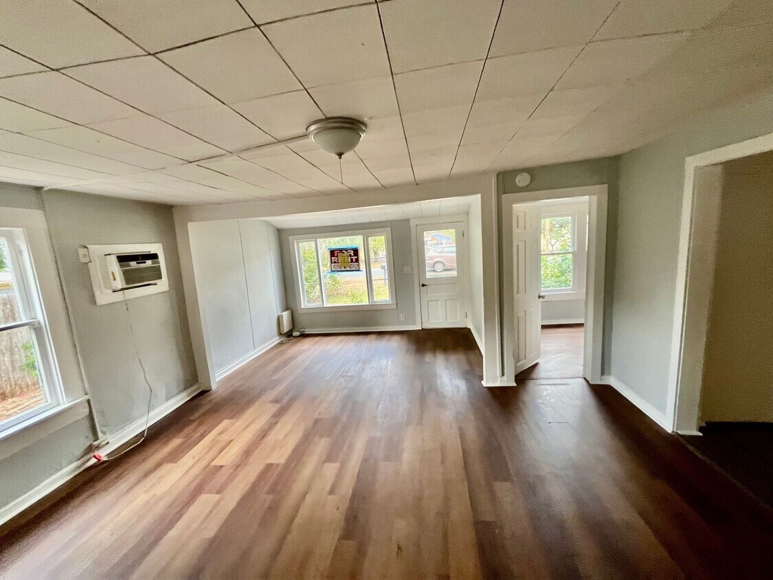 Foto principal - Cute 2BR Duplex in Zephyrhills