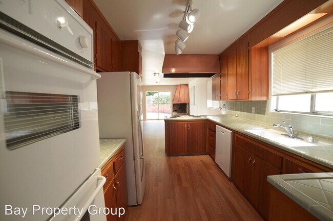 Building Photo - 3 br, 2 bath House - 45 Kenyon Avenue