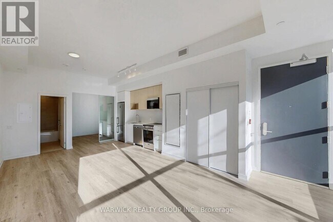 Photo du bâtiment - 4365 Bloor St W