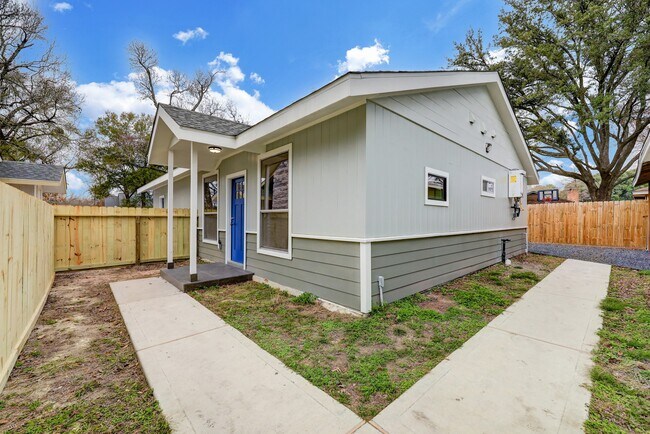 Foto del edificio - 4014 Tilson Ln