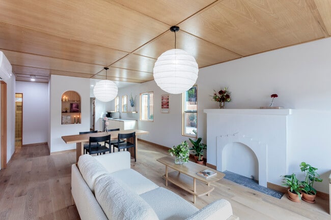 Building Photo - 3361 Hamilton Way