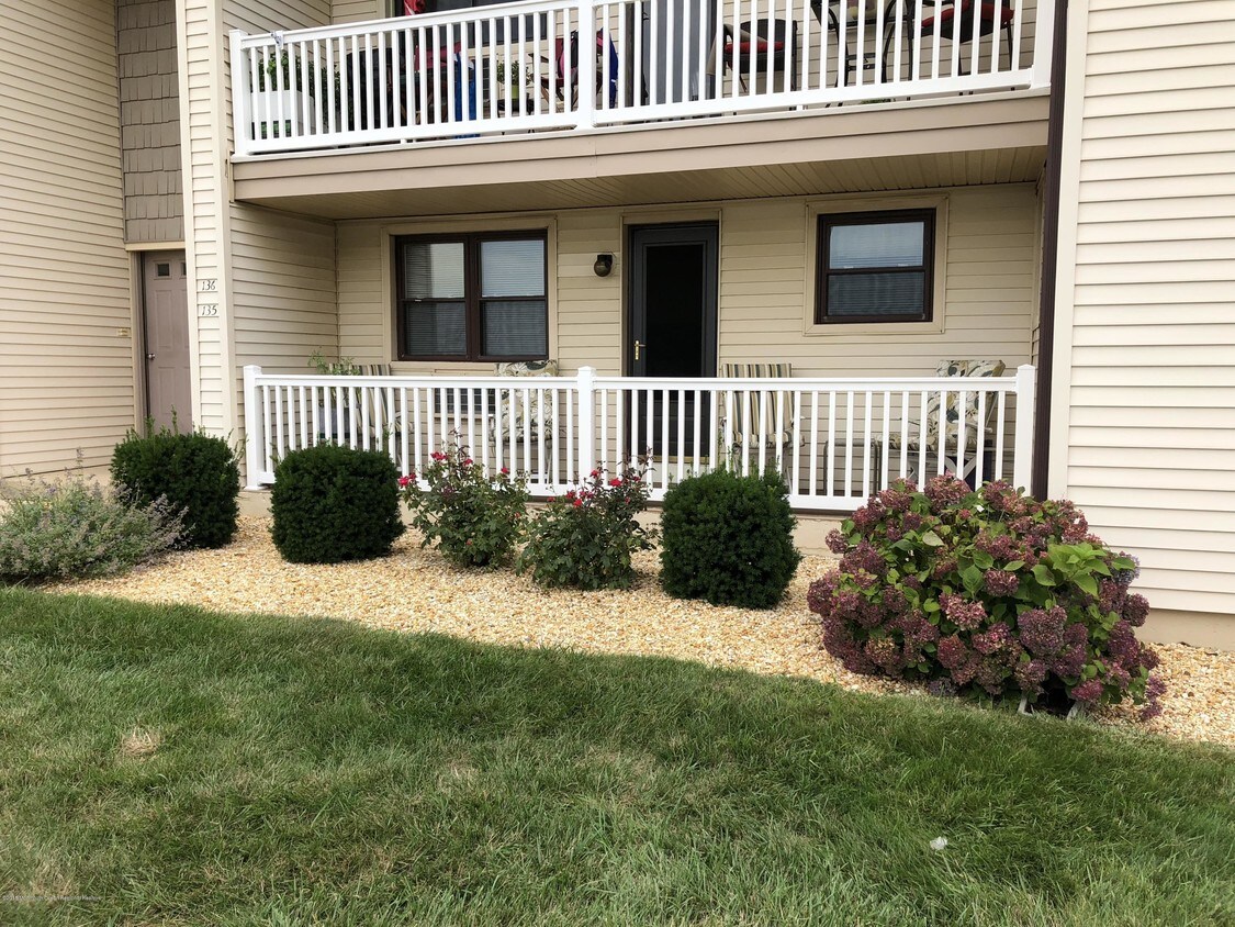 135 Wharfside Dr, Monmouth Beach, NJ 07750 Condo for Rent in Monmouth