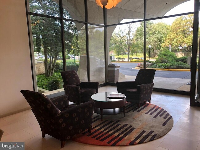 Foto del edificio - 301 N Beauregard St