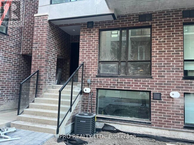 Photo du bâtiment - 65-861 SHEPPARD Ave