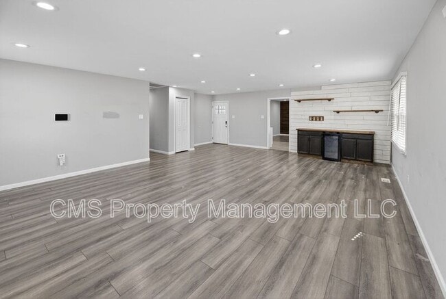 Foto del edificio - 55 Ember Ln