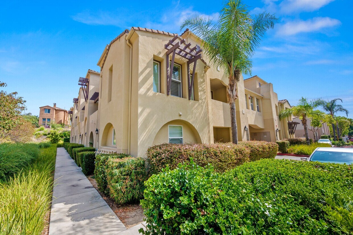 Primary Photo - Mission Valley 3 Bedroom Townhome at Escal...