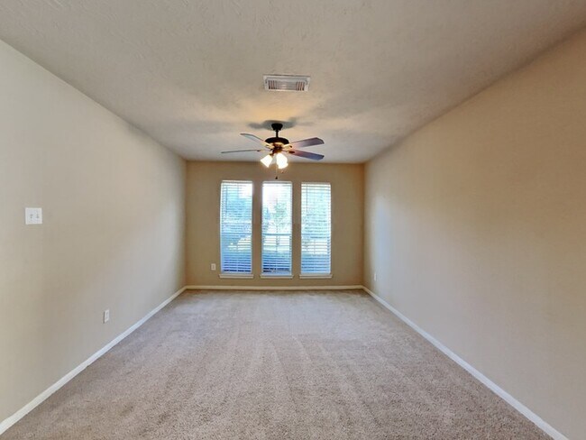 Building Photo - Lovely Home!!
