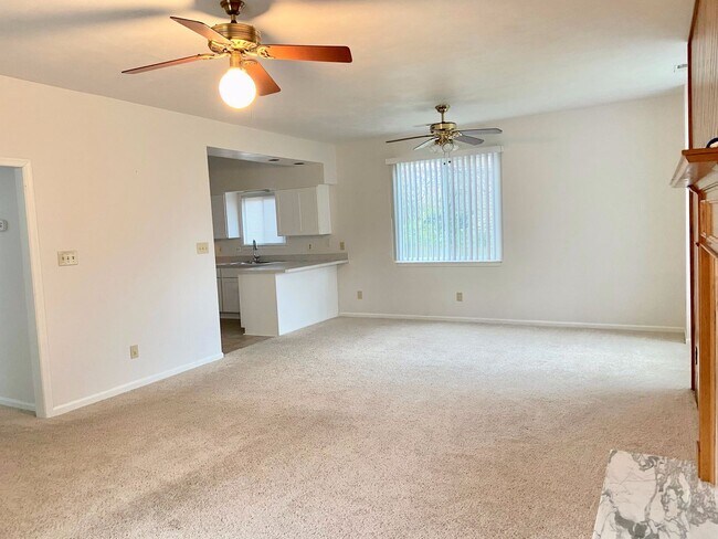 Foto del edificio - Chicks Beach Living! 3BR/2.5BA - Attached Garage, Private Cul-de-sac- Minutes to the BAY!