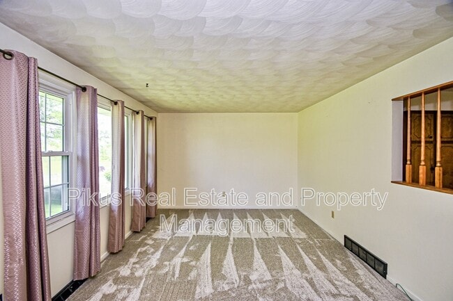 Foto del edificio - 3300 Lake Center St NW
