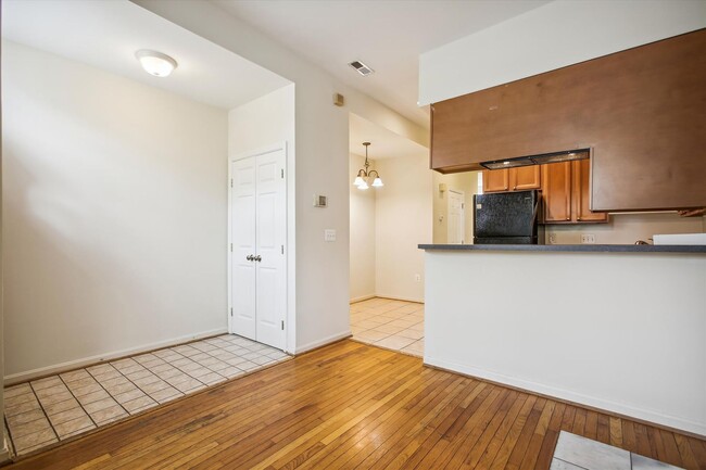 Building Photo - 2025 11th St NW
