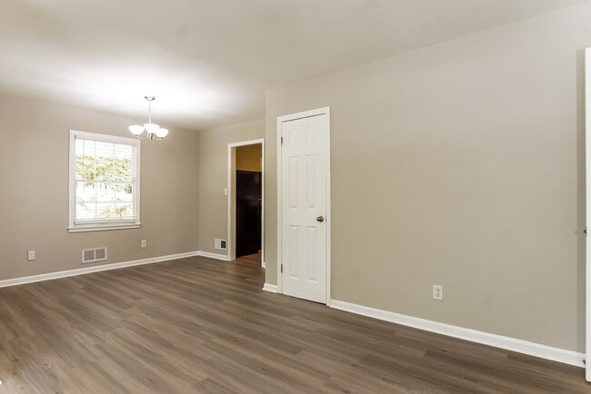 Building Photo - 941 Martinwood Cir