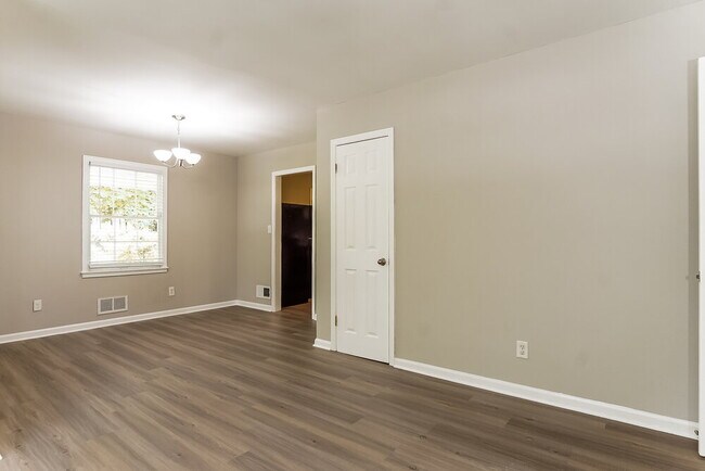 Foto del edificio - 941 Martinwood Cir