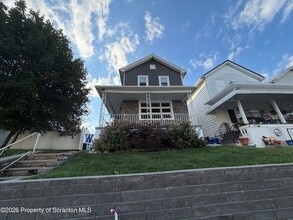 Building Photo - 513 N Garfield Ave