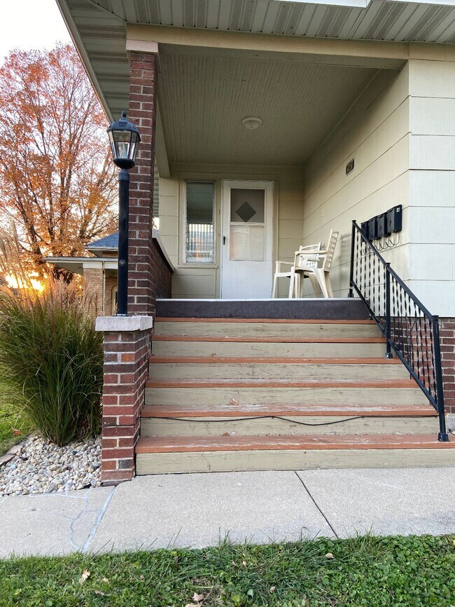 front porch plus stairs - 727 5th St