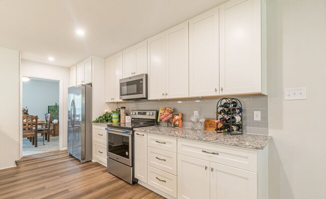 Building Photo - 157 Persia Dr
